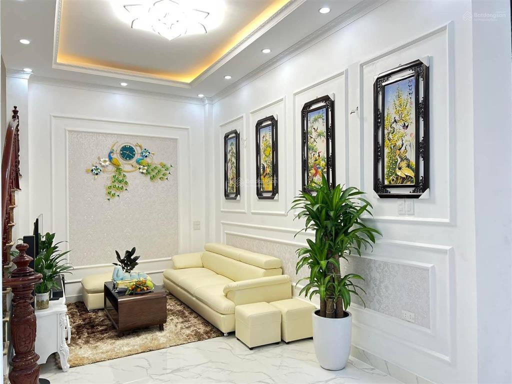 Chỉ 10 tỷ nhỉnh bán nhà trương định tân mai 42m² x 5t, mt 6m, ô tô đỗ cửa, dòng tiền 15tr/tháng.