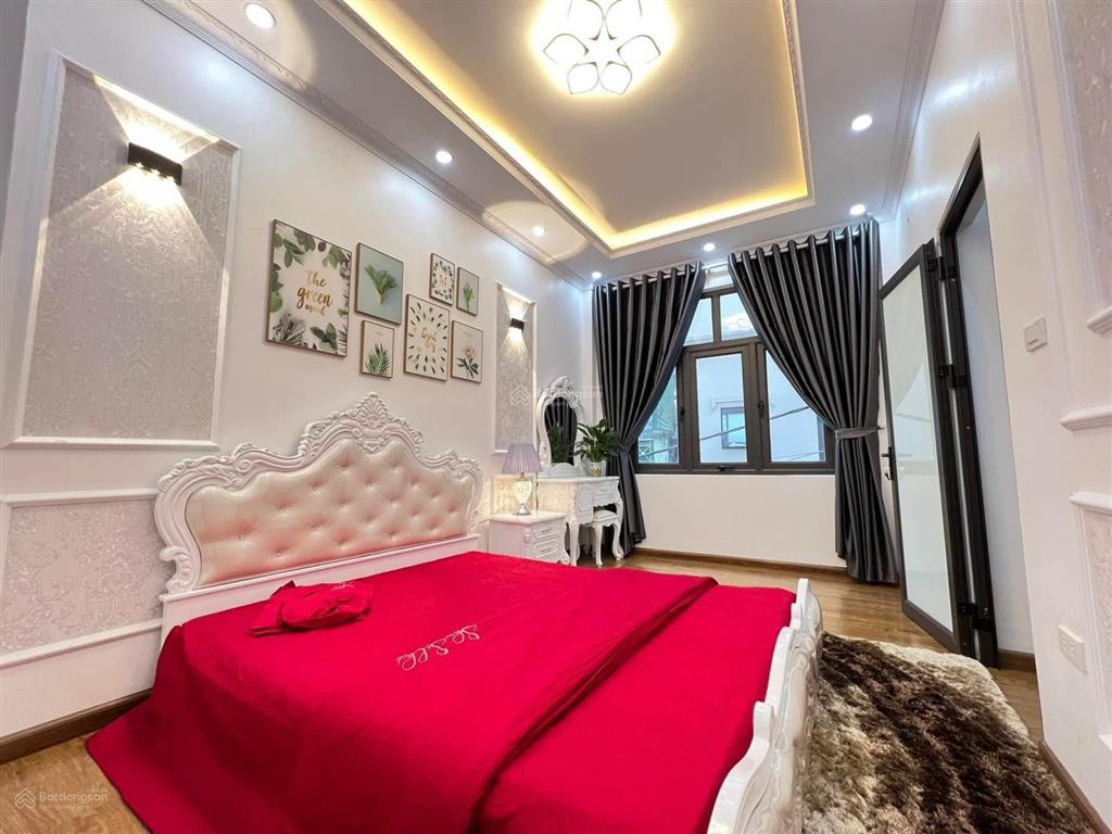 Chỉ 10 tỷ nhỉnh bán nhà trương định tân mai 42m x 5t, mt 6m, ô tô đỗ cửa, dòng tiền 15tr/t.