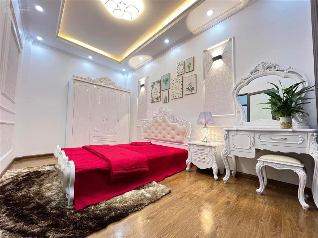 Chỉ 10 tỷ nhỉnh bán nhà trương định tân mai 42m x 5t, mt 6m, ô tô đỗ cửa, dòng tiền 15tr/t.