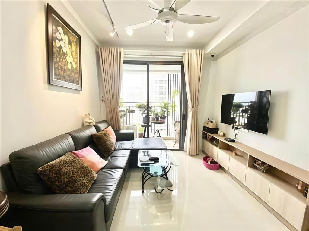 Chính chủ cần bán gấp căn hộ cc hagl 2 có sổ, 2pn 2wc, sang tên trong ngày