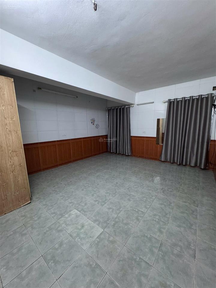 Cho thuê nhà riêng ngõ 210 nghi tàm