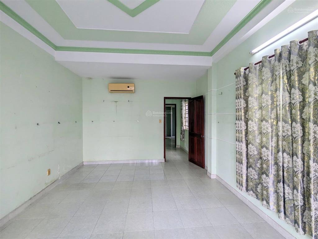 Nhà phố khu biệt thự làng hoa  dt 5m x 17m  4 tầng  đường 10m  giá bán 10 tỷ