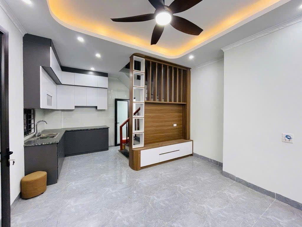 32m 5 tầng 6ty2 TRUNG TỰU - NHÀ MỚI  - Ô TÔ ĐỖ Kinh Doanh 
