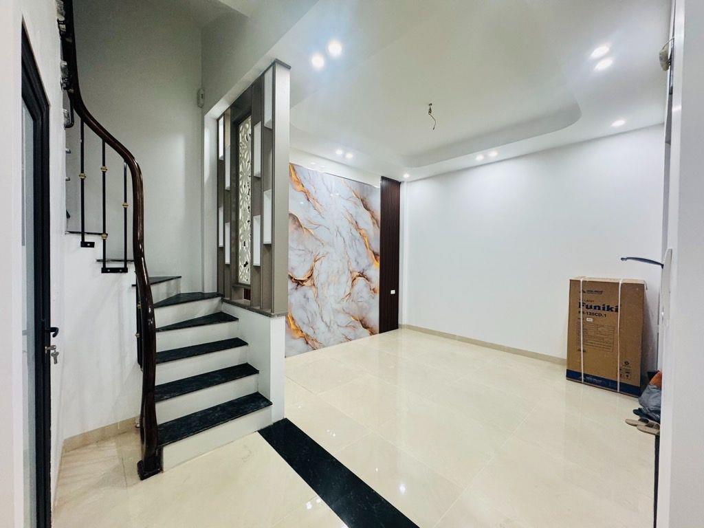 Nhà Dòng Tiền Hoặc Ở 30m - 5 Tầng - Phố Nhổn - Chỉ 6ty45 3 bước ra phố