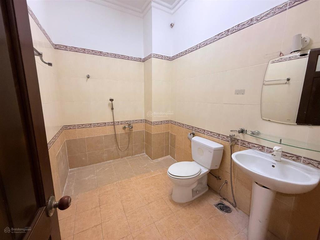 Cho thuê nhà nguyên căn mặt tiền đường nguyễn hoàng  an phú  dt 4x20m  4 tầng  5 phòng