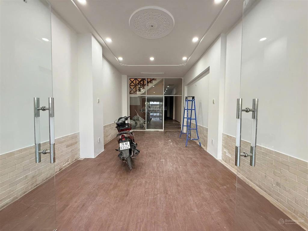 Cho thuê nhà nguyên căn mặt tiền đường nguyễn hoàng  an phú  dt 4x20m  4 tầng  5 phòng