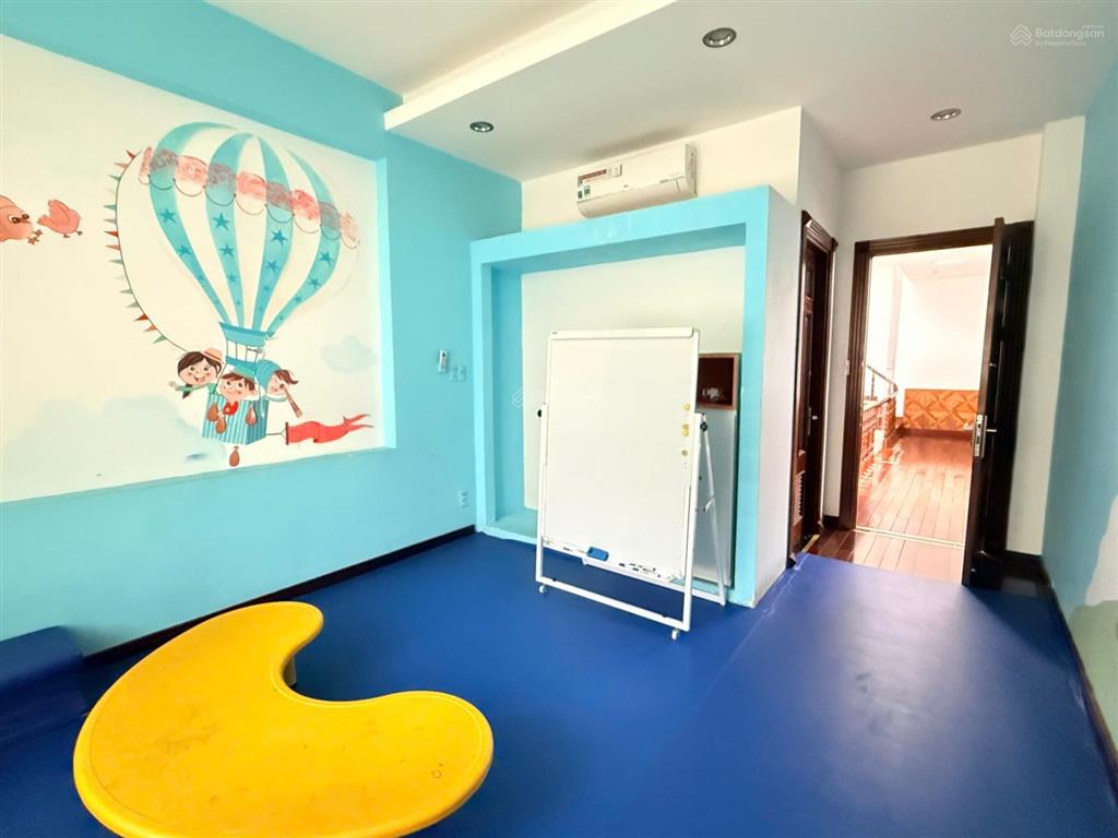 Cho thuệ biệt thự thảo điền  hồ bơi riêng  3 tầng lầu  6 phòng ngủ
