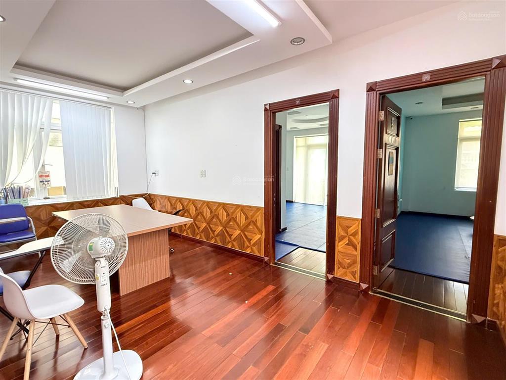Cho thuệ biệt thự thảo điền  hồ bơi riêng  3 tầng lầu  6 phòng ngủ