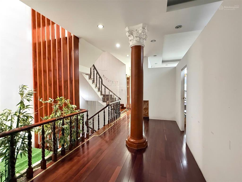 Cho thuệ biệt thự thảo điền  hồ bơi riêng  3 tầng lầu  6 phòng ngủ