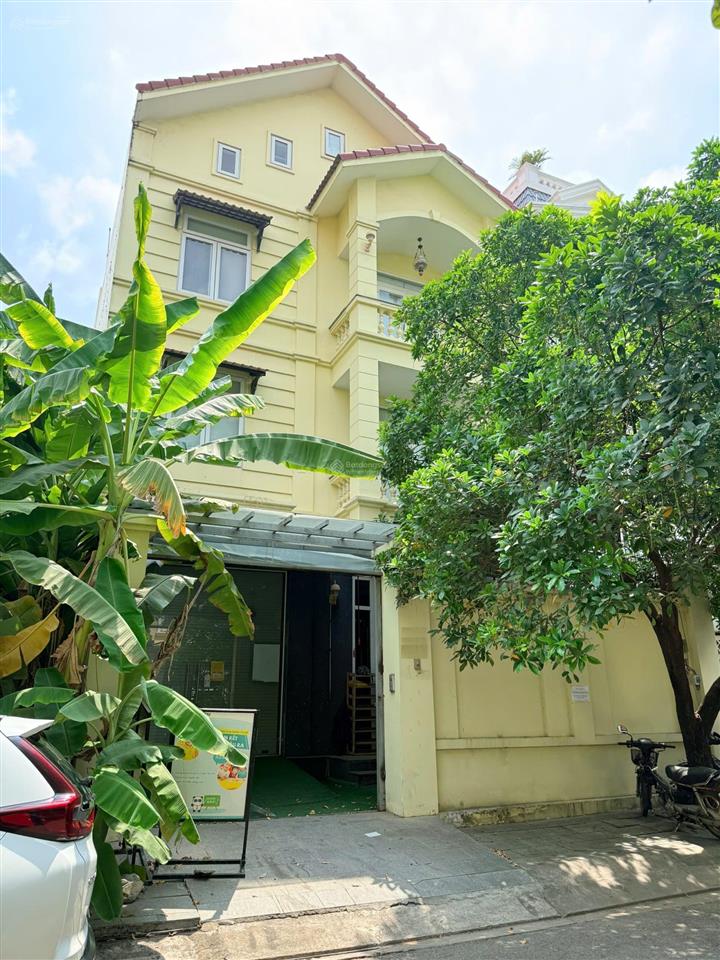 Cho thuệ biệt thự thảo điền  hồ bơi riêng  3 tầng lầu  6 phòng ngủ
