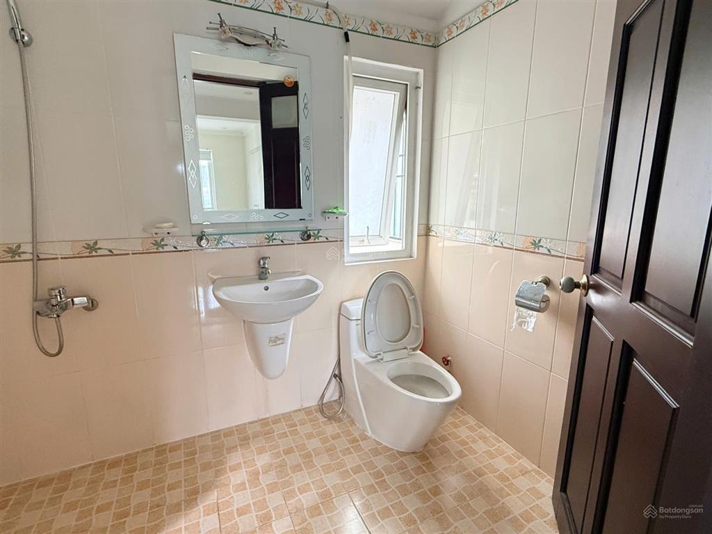 Cho thuê biệt thự an phú an khánh  4 phòng  góc 2 mt  giá chỉ 45 triệu