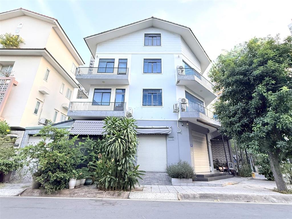 Cho thuê biệt thự an phú an khánh  4 phòng  góc 2 mt  giá chỉ 45 triệu