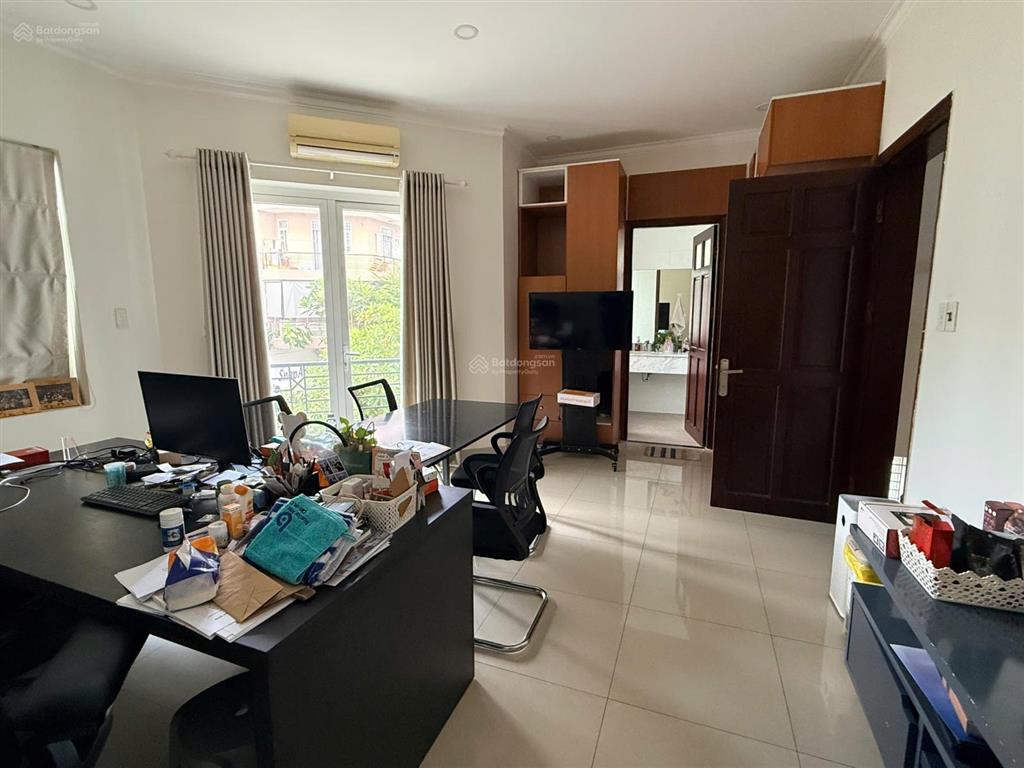 Cho thuê biệt thự an phú an khánh  4 phòng  góc 2 mt  giá chỉ 45 triệu