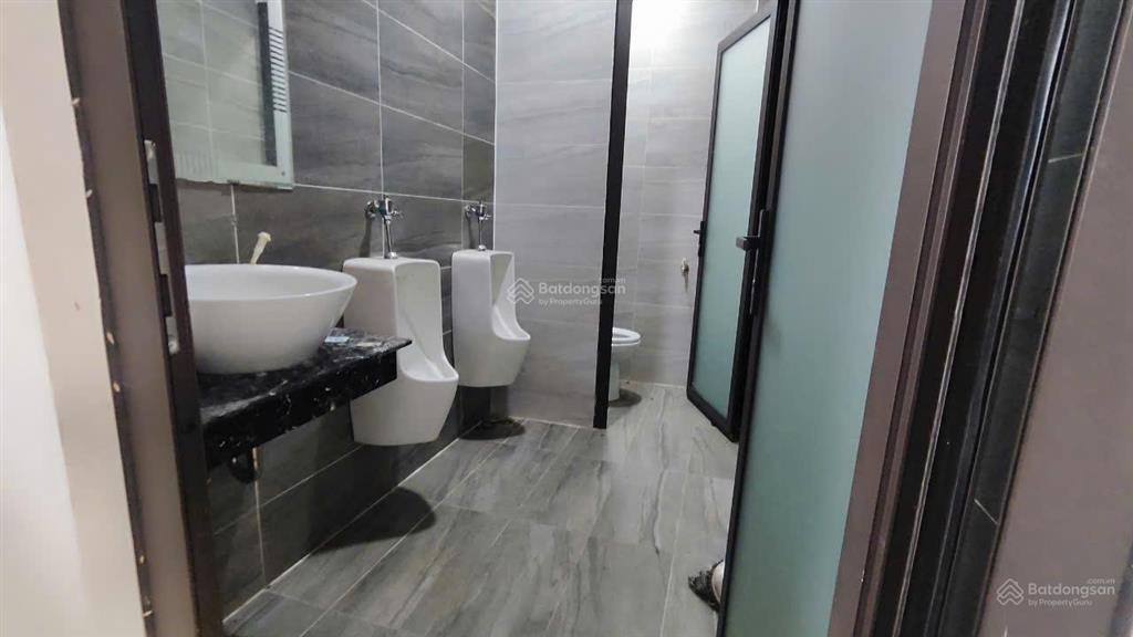 Cho thuê mặt bằng/kho xưởng 2 mặt tiền đường xe tải  gần lương định của  dt 700m2