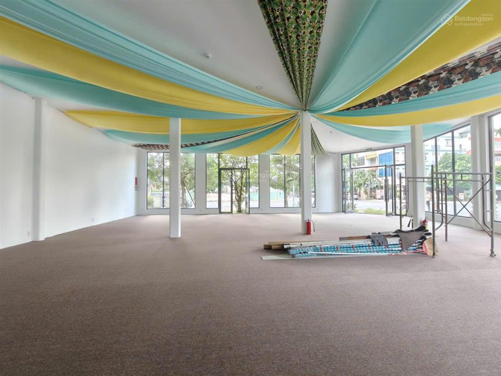 Cho thuê tòa nhà góc 2 mặt tiền  dtsd 500m2  gần mai chí thọ  an khánh