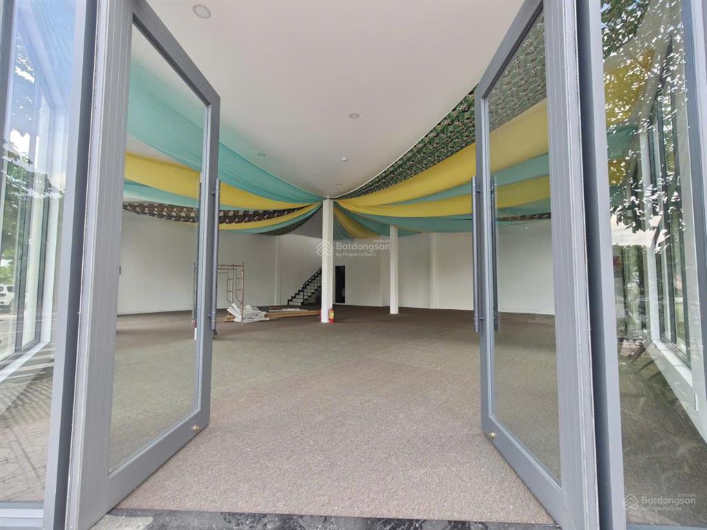 Cho thuê tòa nhà góc 2 mặt tiền  dtsd 500m2  gần mai chí thọ  an khánh