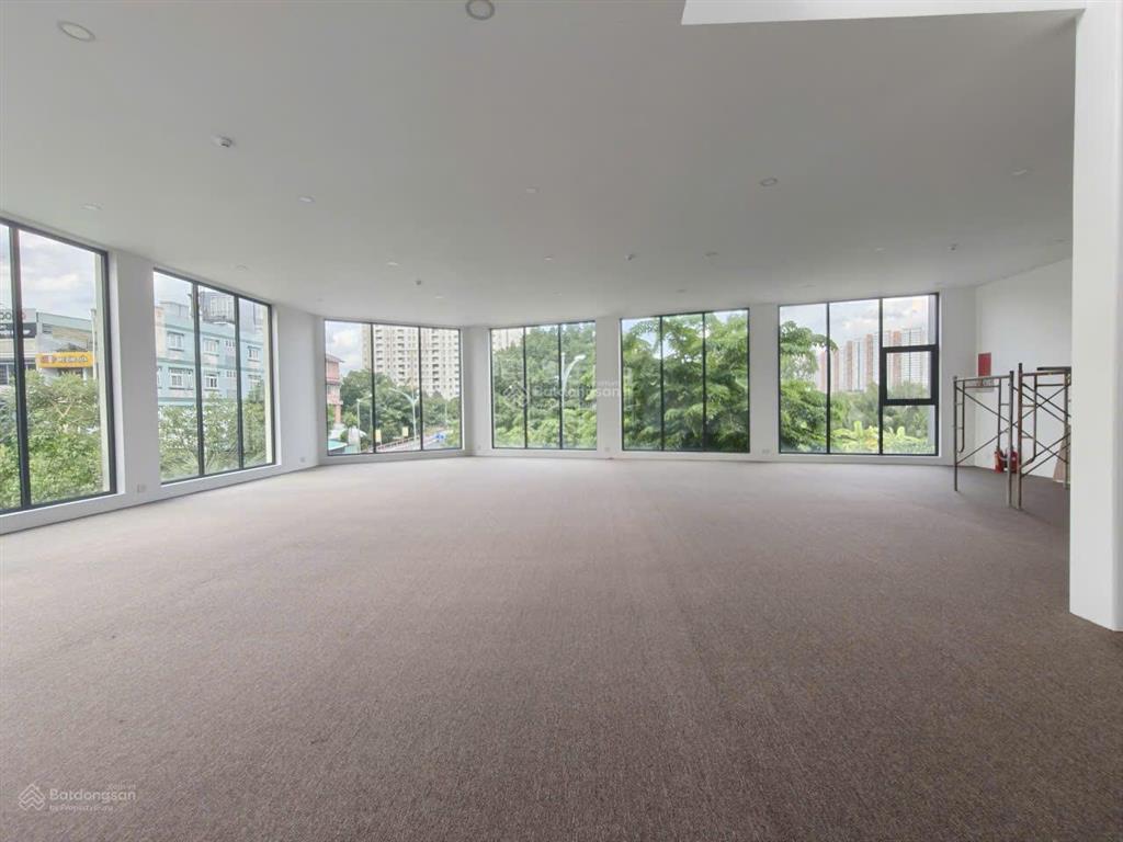 Cho thuê tòa nhà góc 2 mặt tiền  dtsd 500m2  gần mai chí thọ  an khánh
