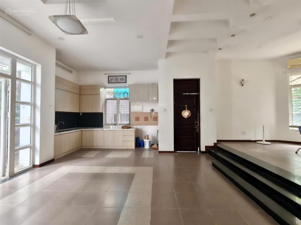 Cho thuê biệt thự sân vườn đường xuân thuỷ  thảo điền  kinh doanh tự do