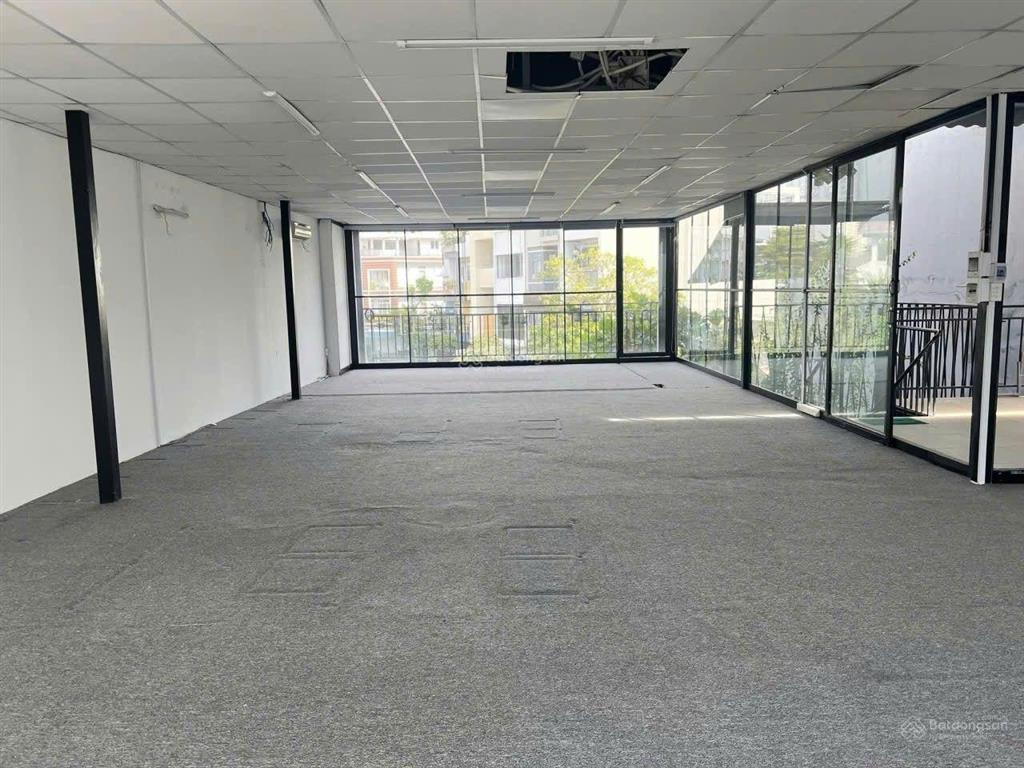 Cho thuê sàn văn phòng 140m2 ngay công viên cao đức lân  an phú  sàn trống suốt