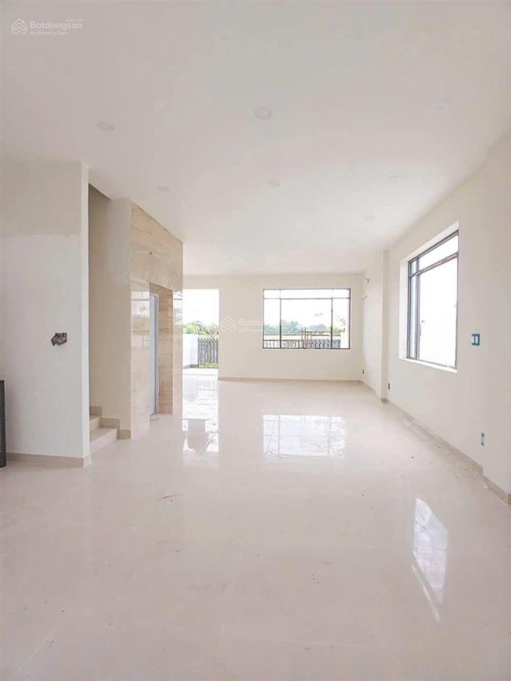 Cho thuê toà nhà văn phòng  có thang máy  gần trương văn bang  đảo kim cương