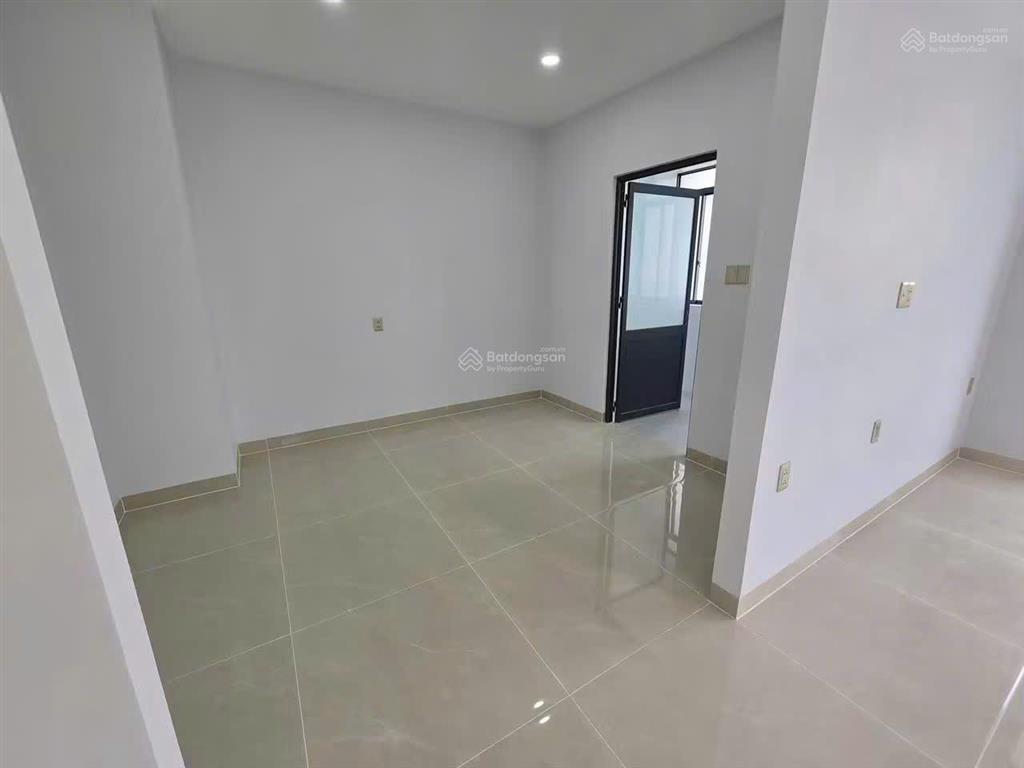 Cho thuê toà nhà văn phòng  có thang máy  gần trương văn bang  đảo kim cương