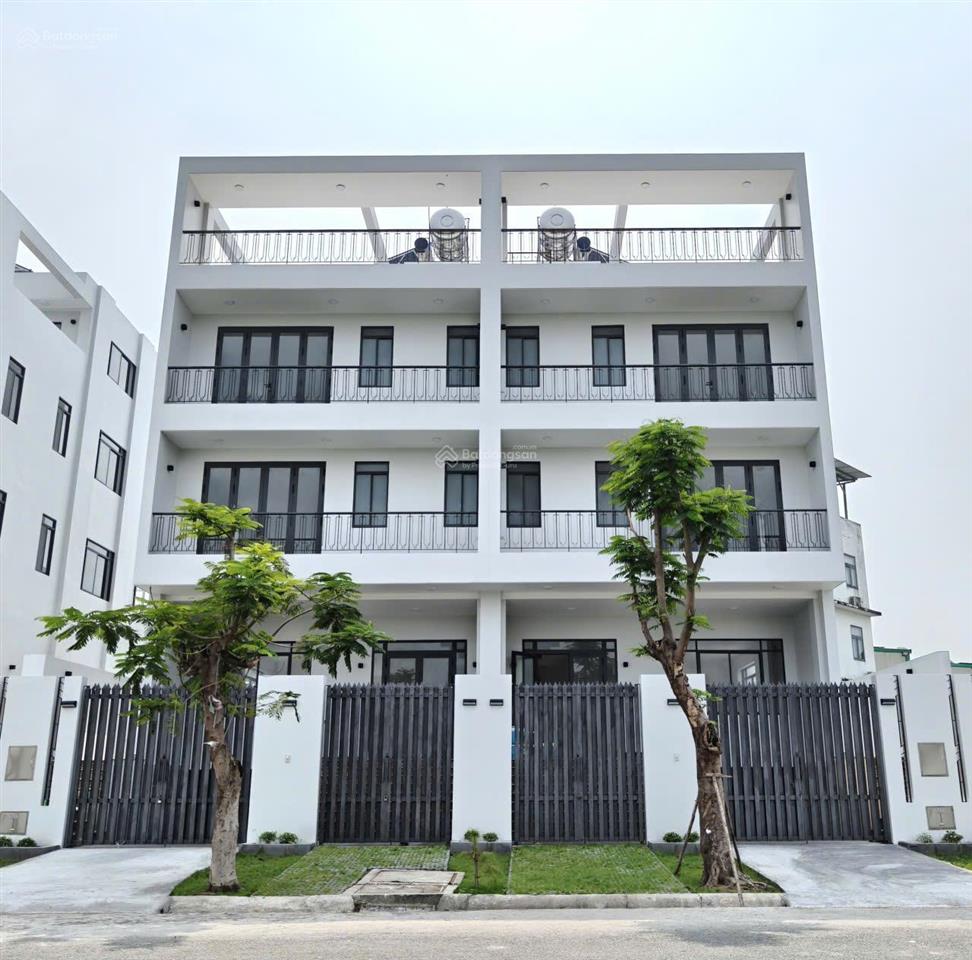 Cho thuê toà nhà văn phòng  có thang máy  gần trương văn bang  đảo kim cương