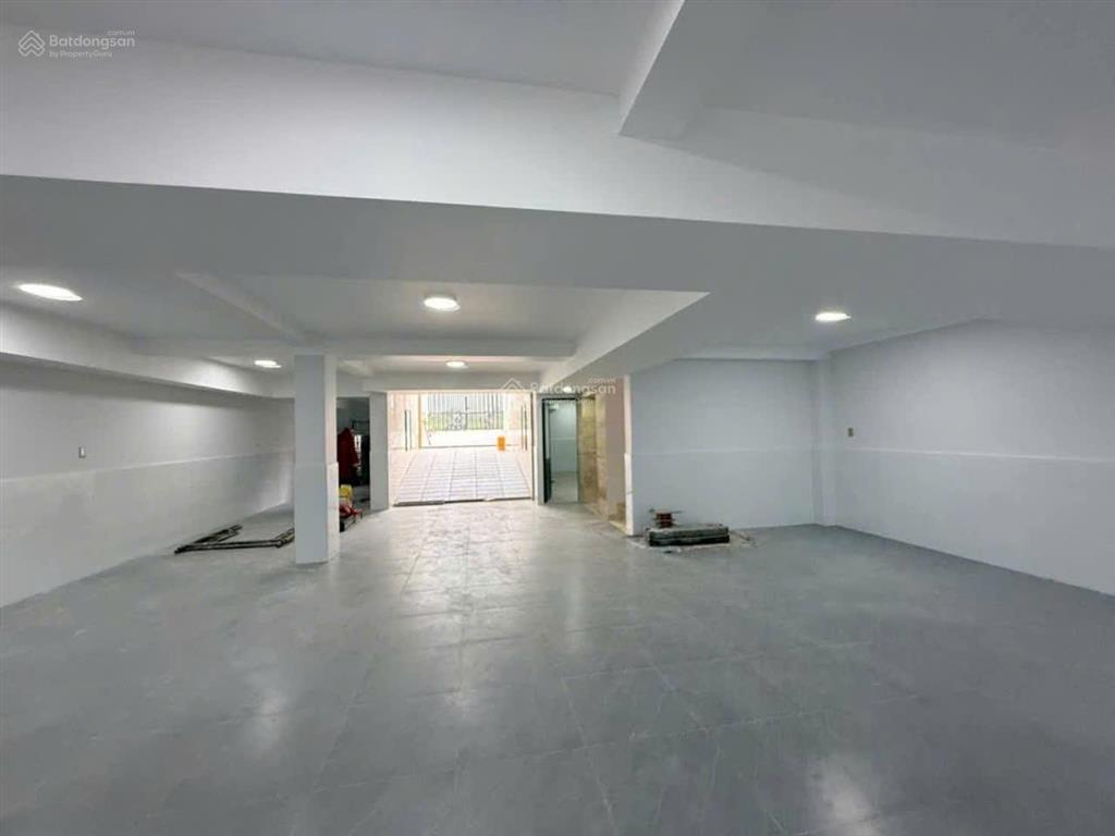 Cho thuê toà nhà văn phòng  có thang máy  gần trương văn bang  đảo kim cương