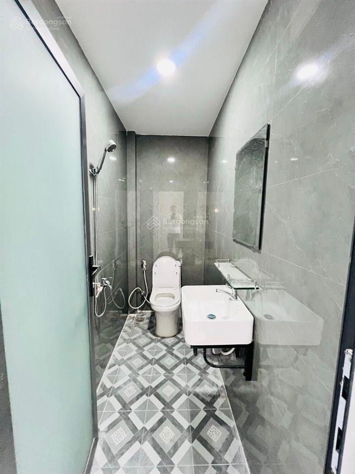 Nhà đẹp chỉ cần vào ở  bình đông p15 q8  ngang 7  cách 1 căn ra mt đường lớn ko qh  4.x tỷ nhỏ