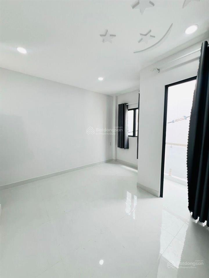 Nhà đẹp chỉ cần vào ở  bình đông p15 q8  ngang 7  cách 1 căn ra mt đường lớn ko qh  4.x tỷ nhỏ