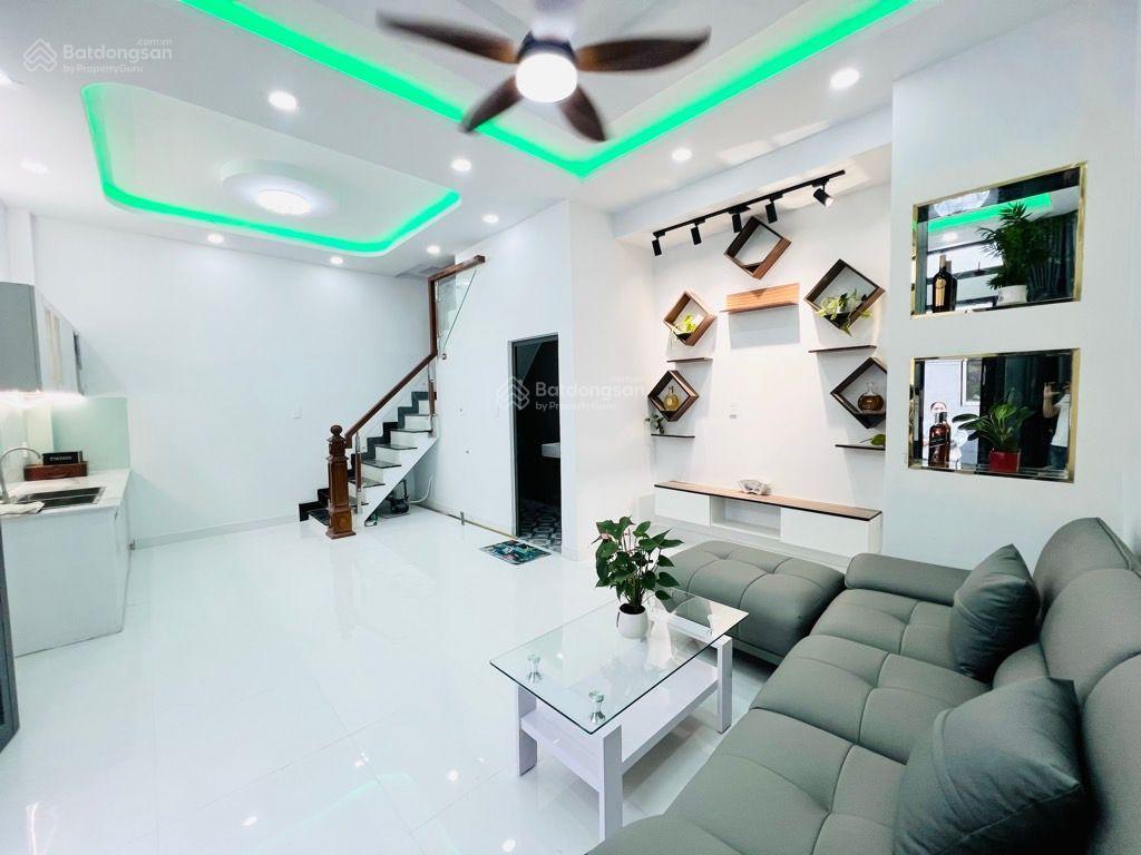 Nhà đẹp chỉ cần vào ở  bình đông p15 q8  ngang 7  cách 1 căn ra mt đường lớn ko qh  4.x tỷ nhỏ