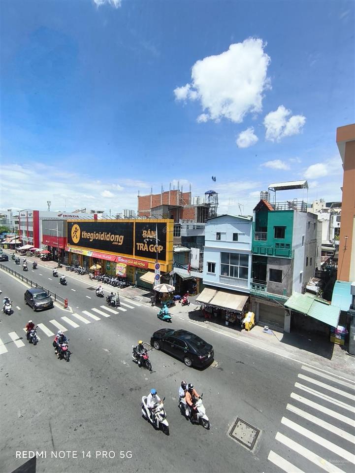 Nhà siêu phẩm 3 tầng đẹp lung linh gần q1  mặt tiền hẻm xe tải quay đầu  nhỉnh 6 nhỏ