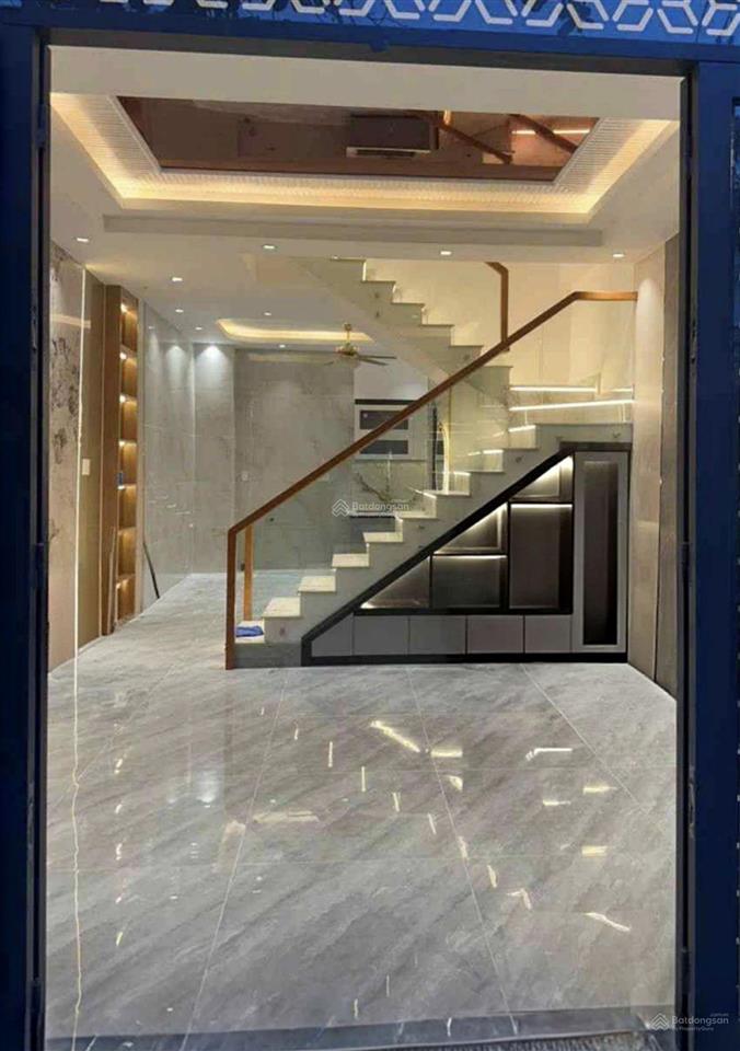 Nhà đẹp lung linh  phạm hùng q8  ngay cầu chánh hưng  xe hơi đổ cửa  4 phòng  ngang 4.3m