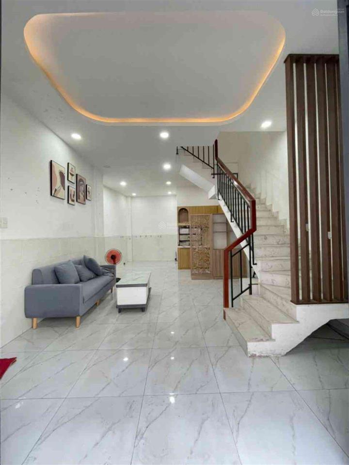 Nhà mới ở ngay  kế bên hẻm xe tải âu dương lân q8  ngang to 4.5m  nhỉnh 4 tỷ