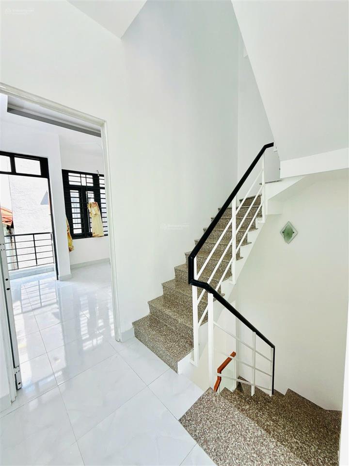Nhà mới đẹp 4 tầng  hoàn công đủ  ngang 4.1m  phường chánh hưng q8  4,280 tỷ