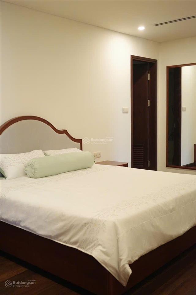 Chính chủ cho thuê căn 3pn nội thất 5* xách vali vào ở aqua central 44 yên phụ