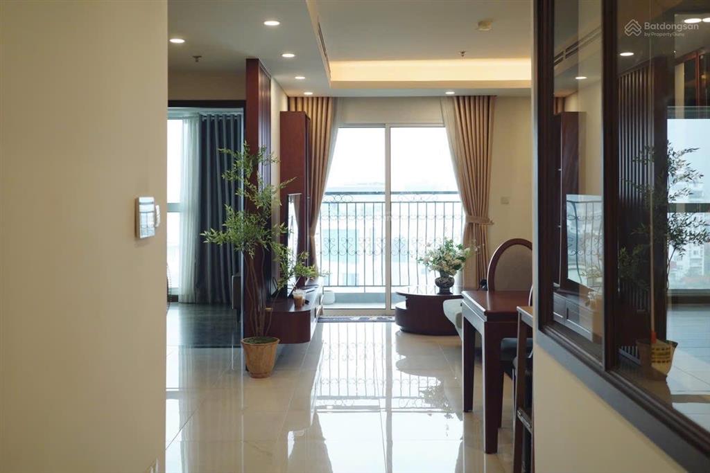 Chính chủ cho thuê căn 3pn nội thất 5* xách vali vào ở aqua central 44 yên phụ