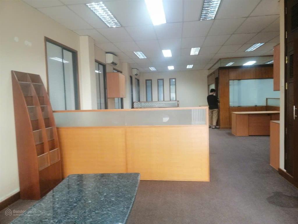 Văn phòng mặt tiền phan đình giót  gần sân bay, chính chủ, không qua môi giới