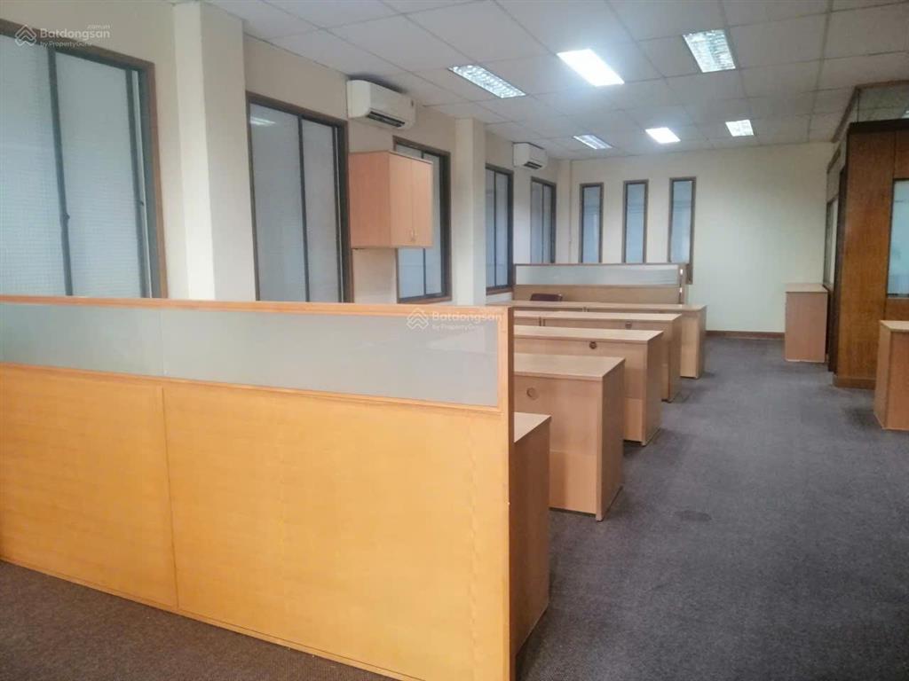 Văn phòng mặt tiền phan đình giót  gần sân bay, chính chủ, không qua môi giới