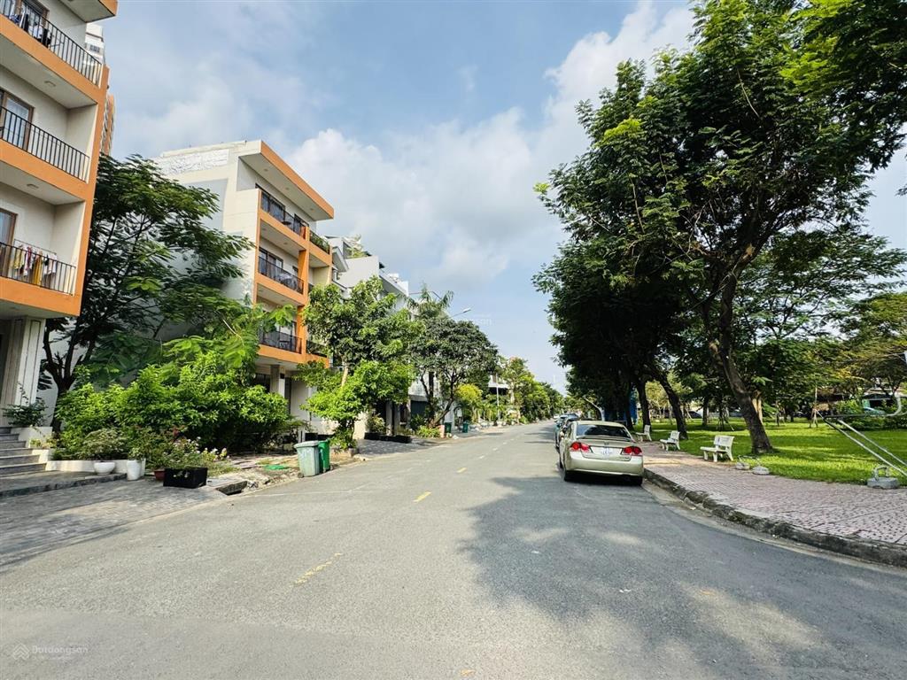 Biệt thự lớn 180m2 chỉ 33,5 tỷ hướng đông nam kdc văn minh p.an phú quận 2 view công viên mát mẻ