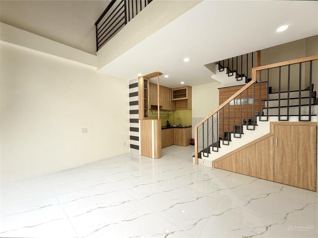 Chu văn an  bình thạnh  xây mới 4 tầng  40m2 đất sử dụng riêng (4.7x8 m)  6.4 tỷ tl