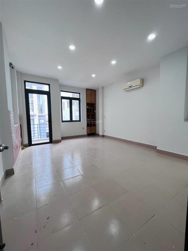Hẻm xe hơi vào nhà  nơ trang long, bình thạnh  5 tầng đúc  4.2 x 10m  7.6 tỷ tl