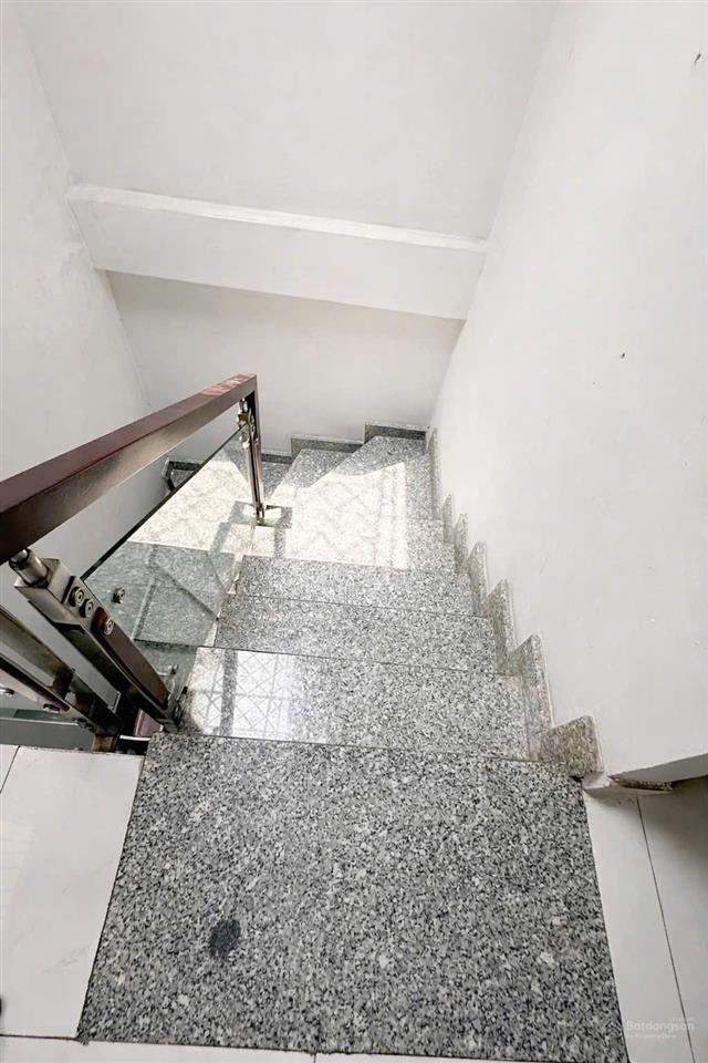 Nhà 5 tầng đúc  33.3m2 nở hậu đẹp  hẻm 3m phan xích long  phú nhuận  7.6 tỷ tl