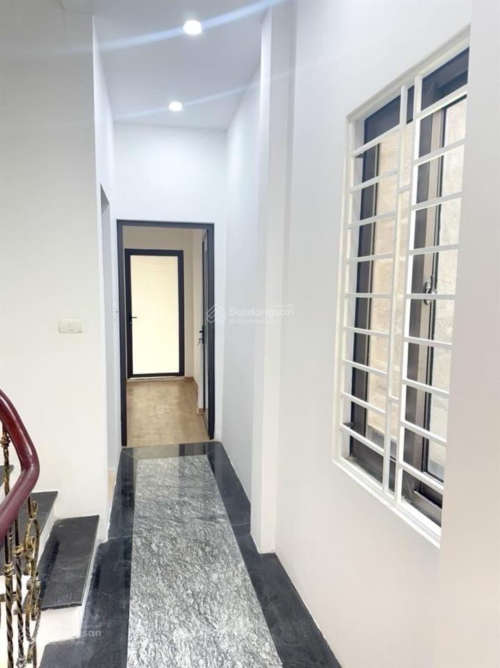 Nhà ngay gần hồ đền lừ, 50m2 x 4 tầng, ô tô đỗ cổng