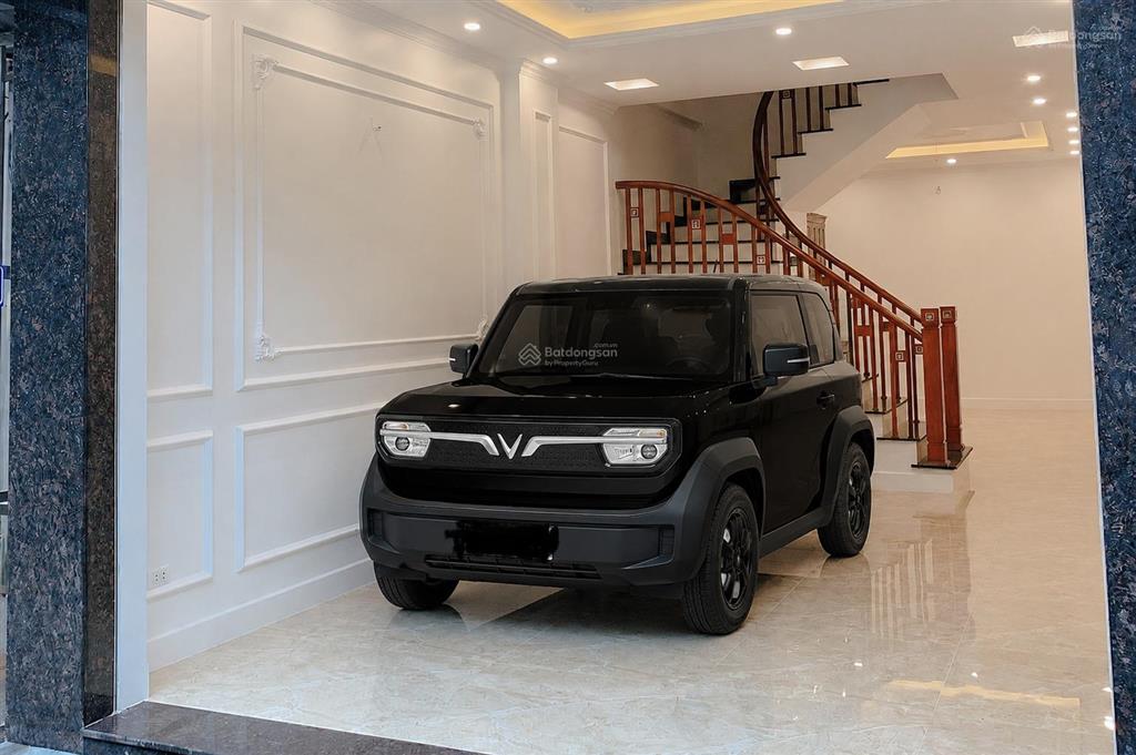 Nhà mặt phố gần hồ đền lừ, 100m2, kinh doanh sầm uất, ô tô nằm gọn trong nhà