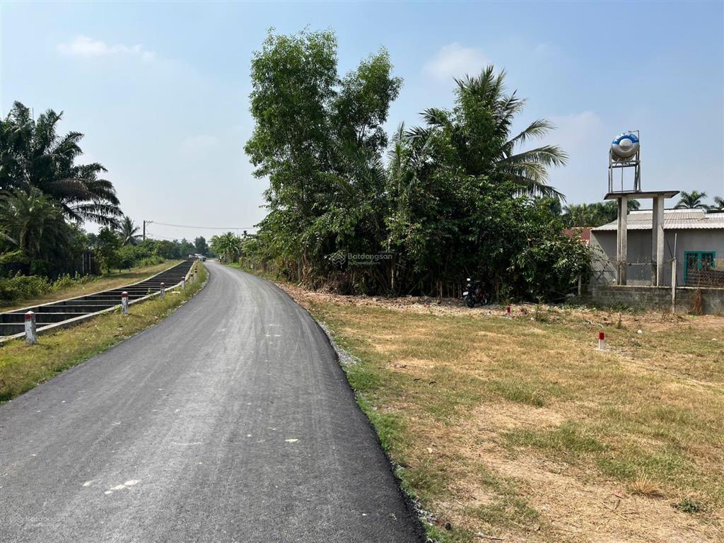 Trung lập thượng  mt đường nhựa ngay đường trung lập đi vào 5,7x22m full thổ cư