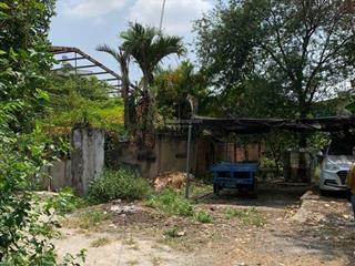 Đất rộng 270m2.10x27 có 147m thổ cư gần chợ hóc môn, oto tận nơi. giá chỉ 5.4 tỷ