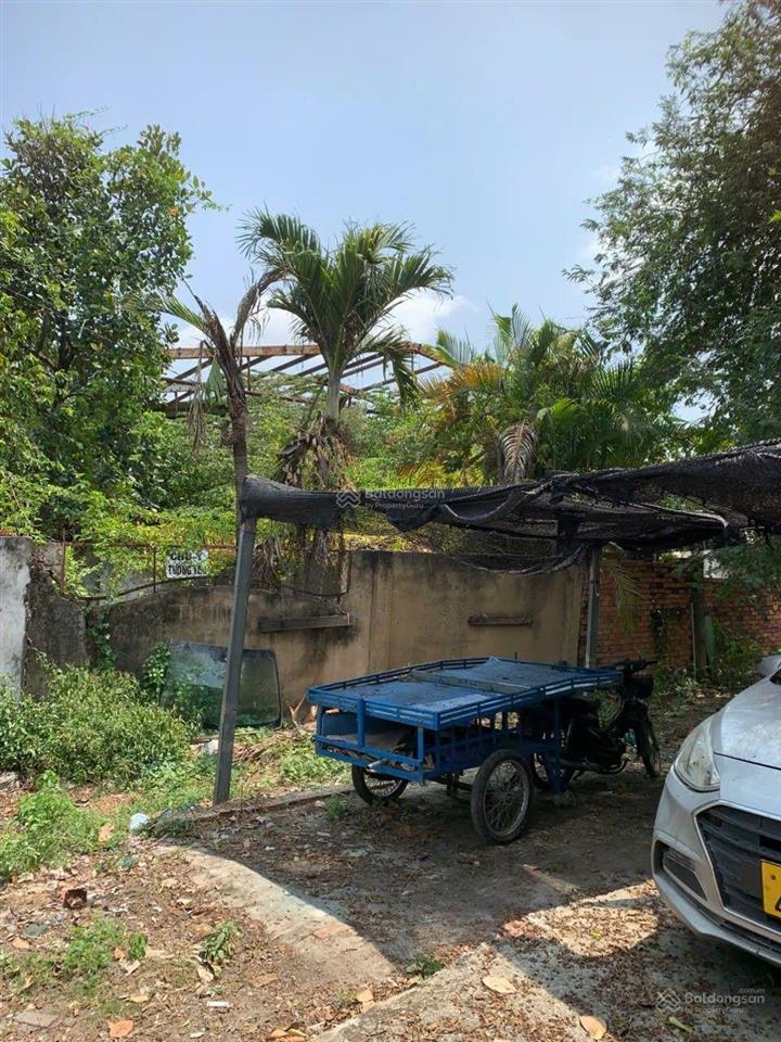 Đất rộng 270m2.10x27 có 147m thổ cư gần chợ hóc môn, oto tận nơi. giá chỉ 5.4 tỷ