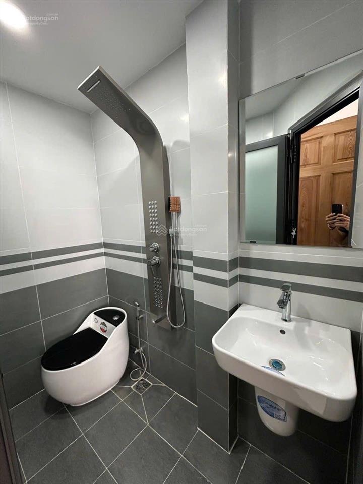 Nhà mới gò vấp. ngay công viên làng hoa, ô tô tận cửa, hoàn công đủ, giá chỉ 7.2 tỷ