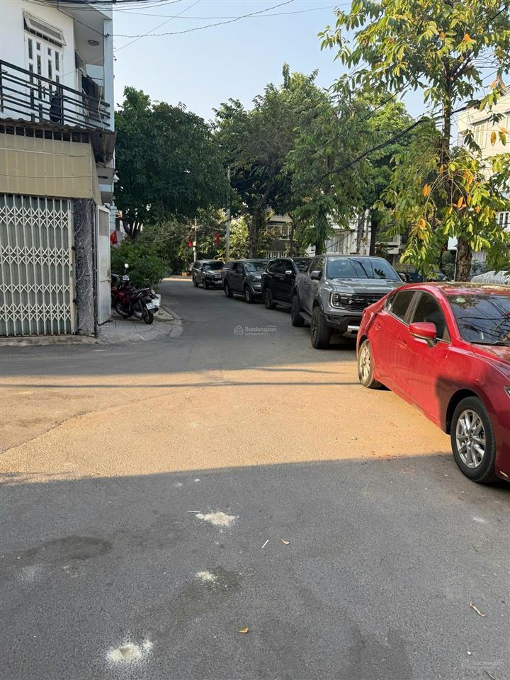 Nhà 5 tầng 2 mặt tiền đối diện công viên, ngay chợ thạch đà giá 9.2 tỷ