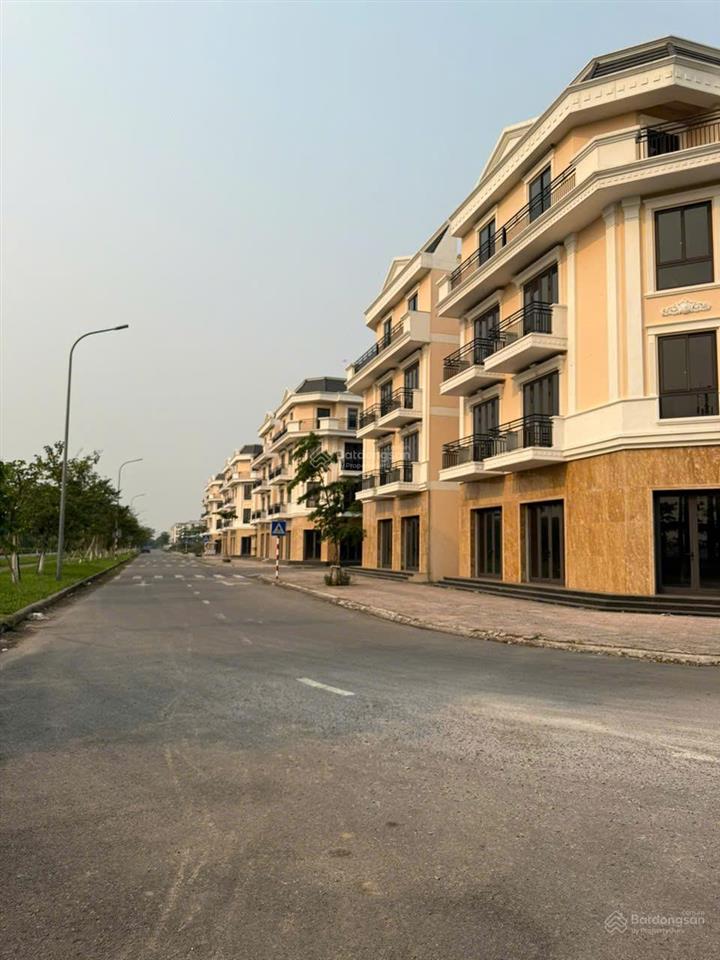 Vietsing square  tâm điểm dòng tiền tại vsip từ sơn, bắc ninh